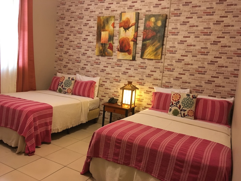 Family Room, 2 Double Beds, Ensuite, Ground Floor photo 2