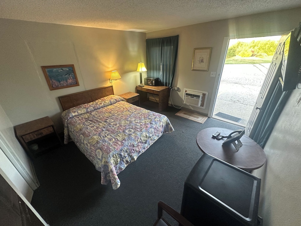 Single Room, 1 Queen Bed photo 1
