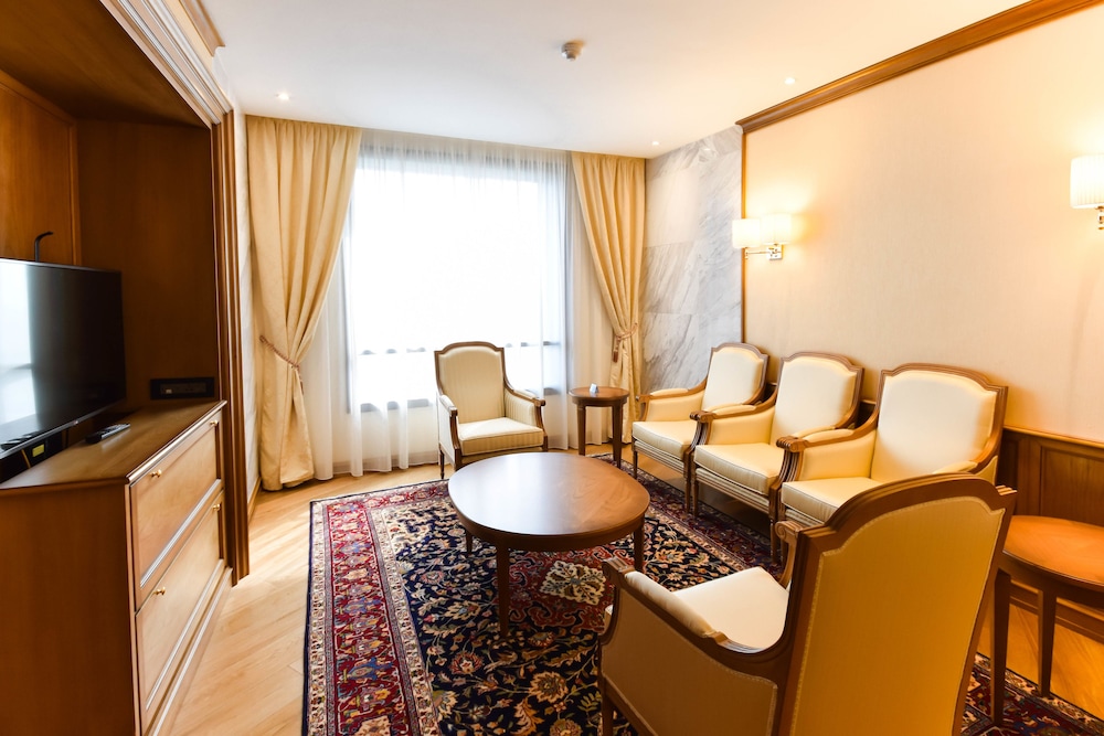 Presidential Apartment