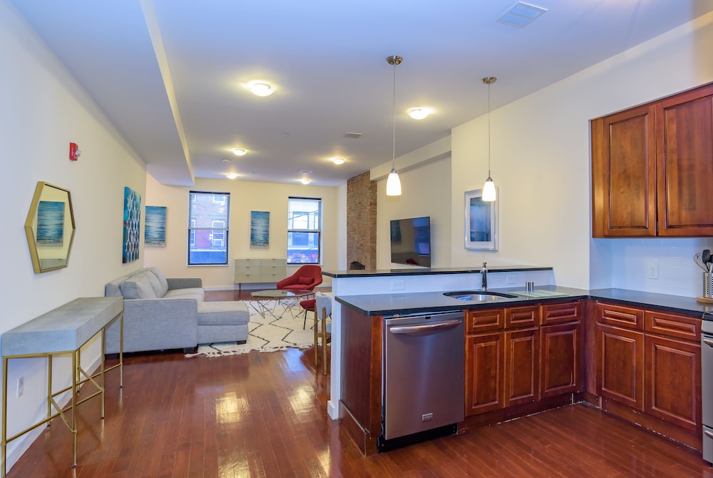 Luxury Loft, 1 Queen Bed with Sofa bed, Kitchen photo 2