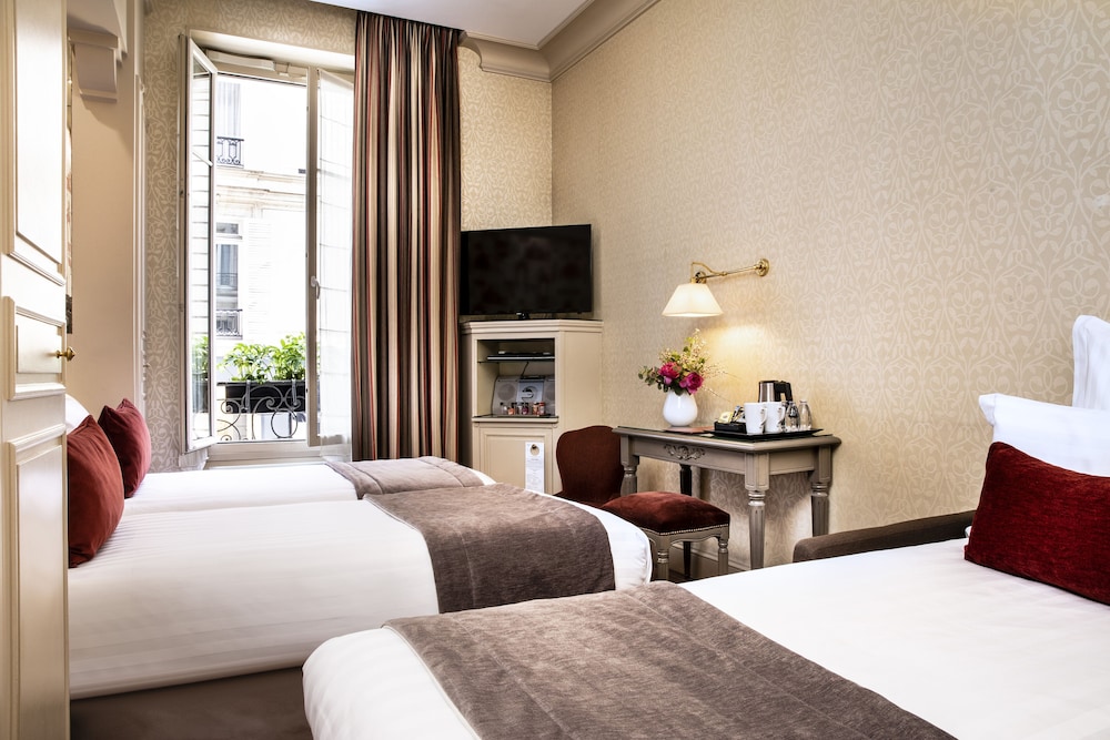 Superior Triple Room photo 2