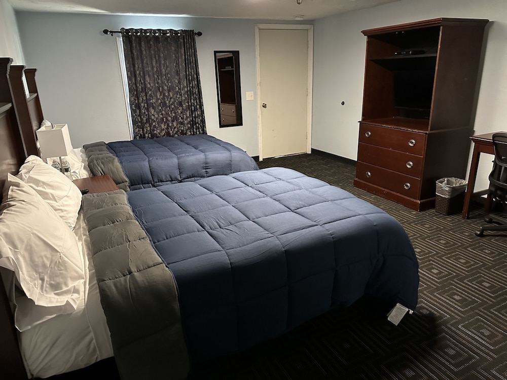 Room, 2 Double Beds photo 1