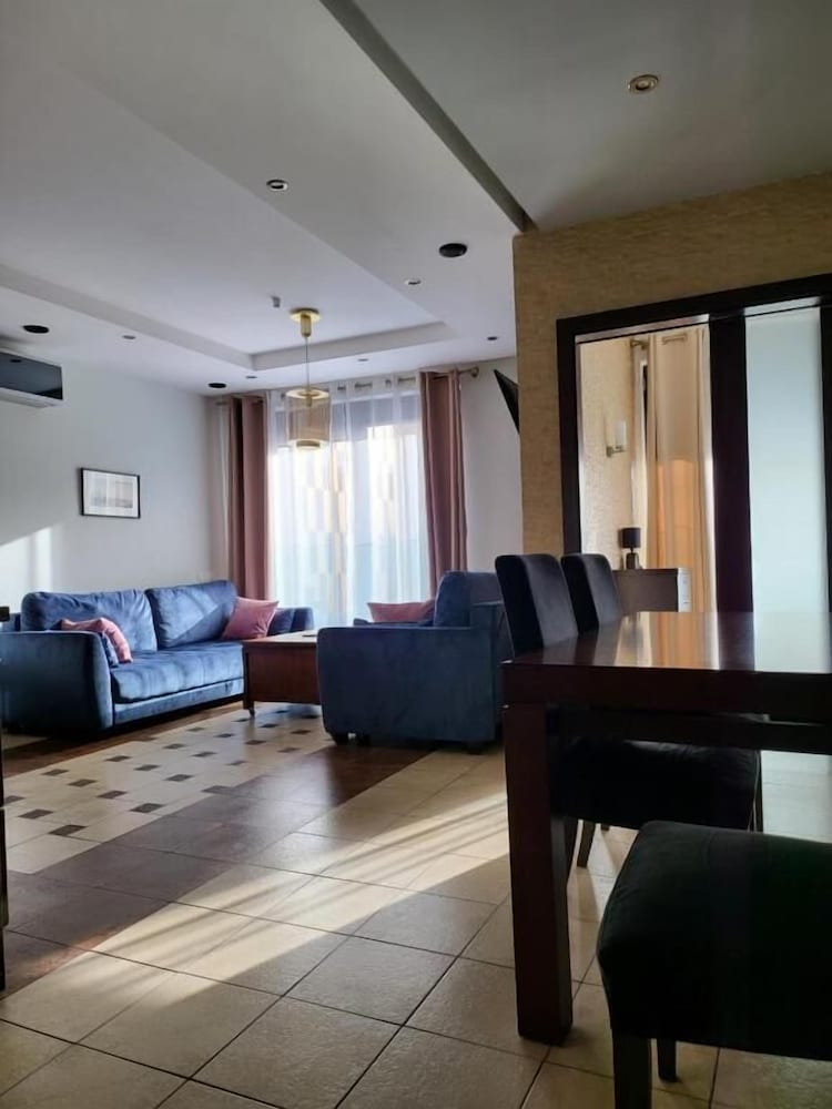 Deluxe Suite, Balcony, City View (APS108)