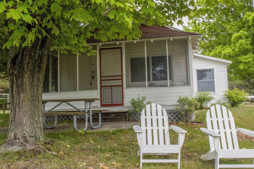 Standard Cabin, Multiple Beds, Non Smoking (1.5 Bedroom Cottage)