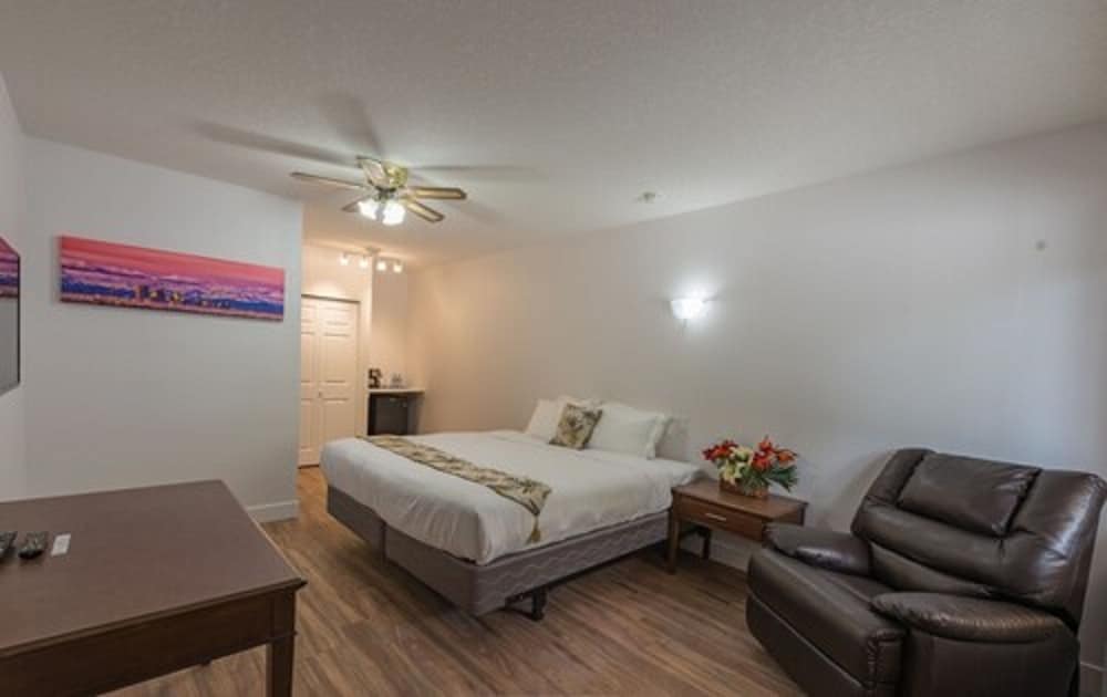 Standard Room, 1 King Bed