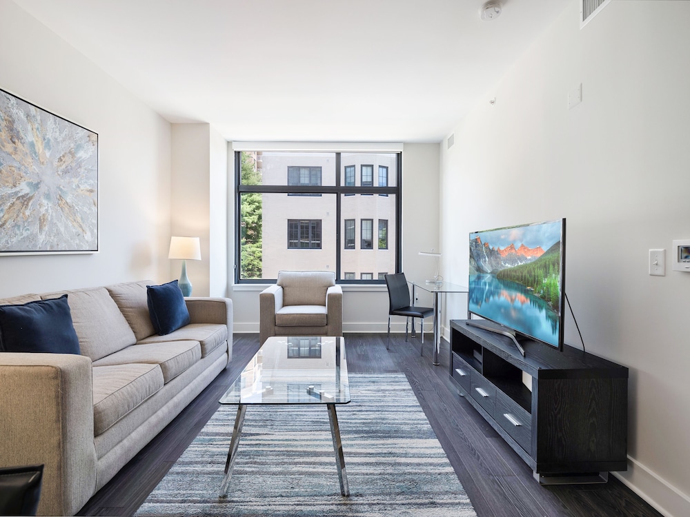 Luxury Apartment, 1 Queen Bed with Sofa bed