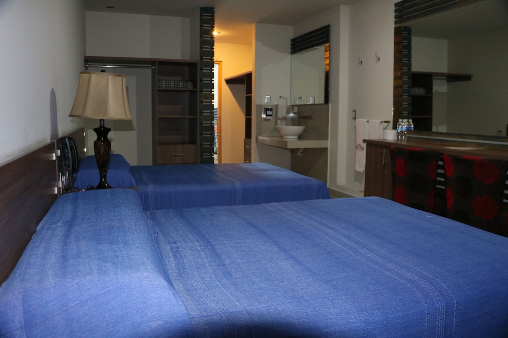 Double Room, 2 Double Beds, Non Smoking photo 2