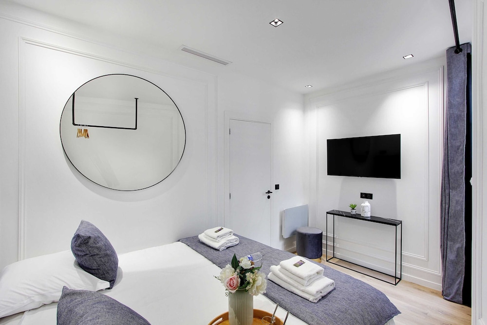 Deluxe Apartment photo 2