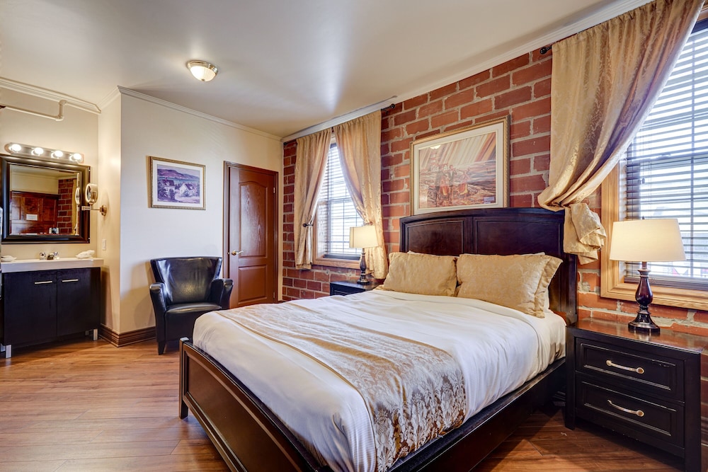 Standard Room, 1 Queen Bed photo 1