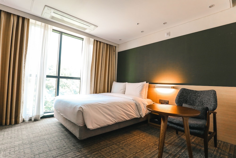 Premium Deluxe Double Room photo 3