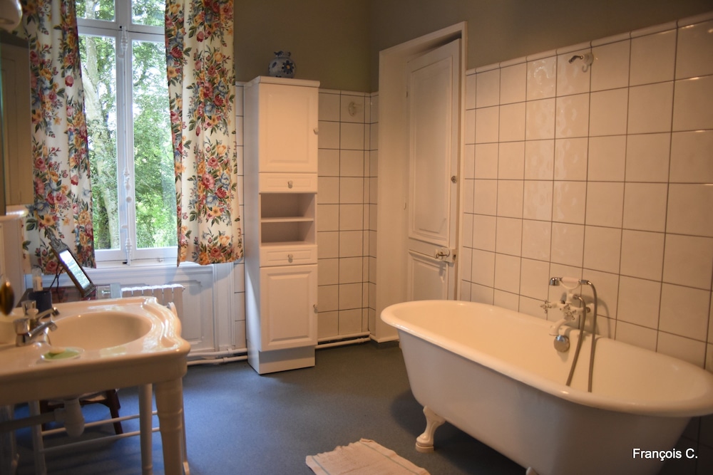 Double Room (Roses) photo 2