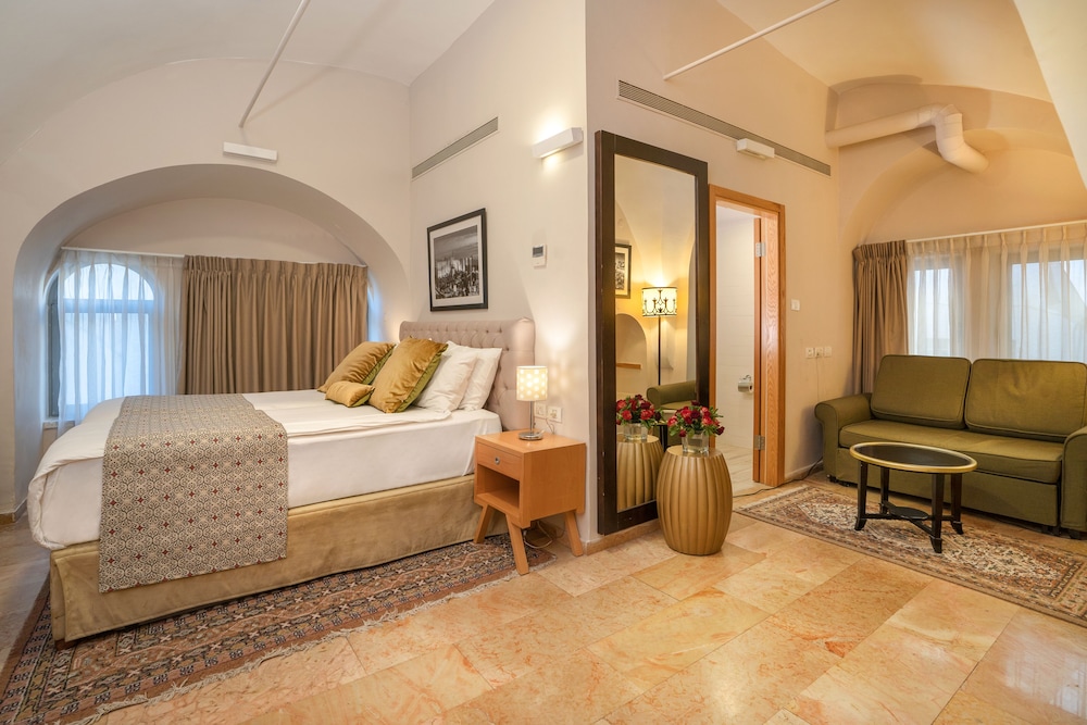 Economy Quadruple Room photo 1
