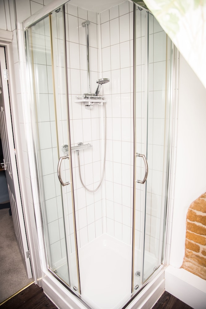 Double Room, Ensuite - Photo 8