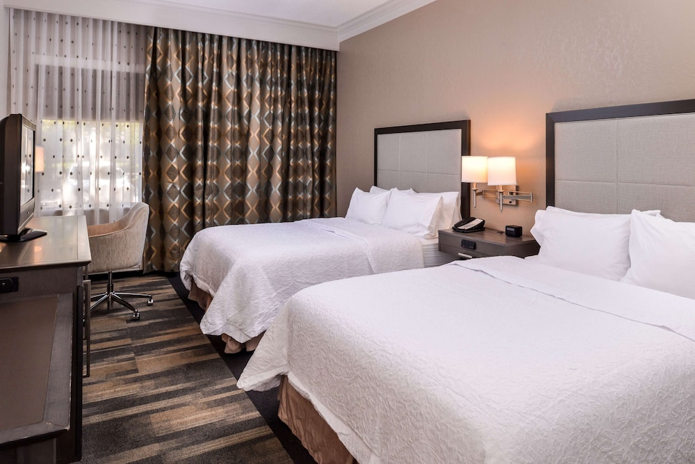 Standard Room, 2 Queen Beds, Non Smoking - Photo 3