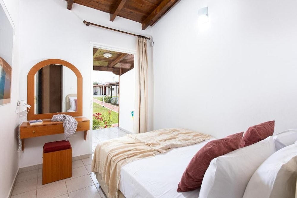 Superior Room, Garden View photo 2