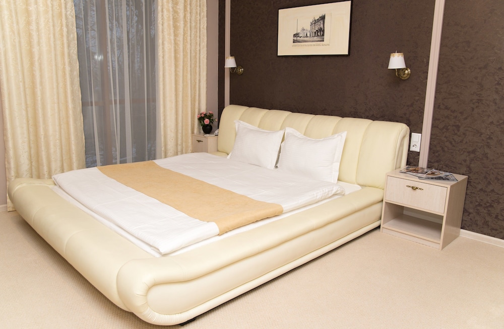 Junior Suite, 1 Queen Bed photo 1