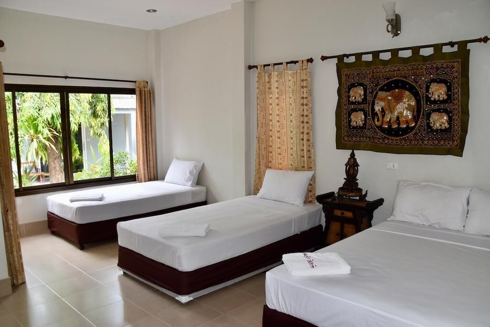 Deluxe Bungalow (Air Conditioning) photo 2