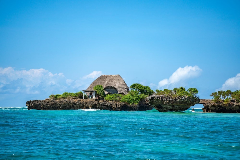 Suite on the Rocks
