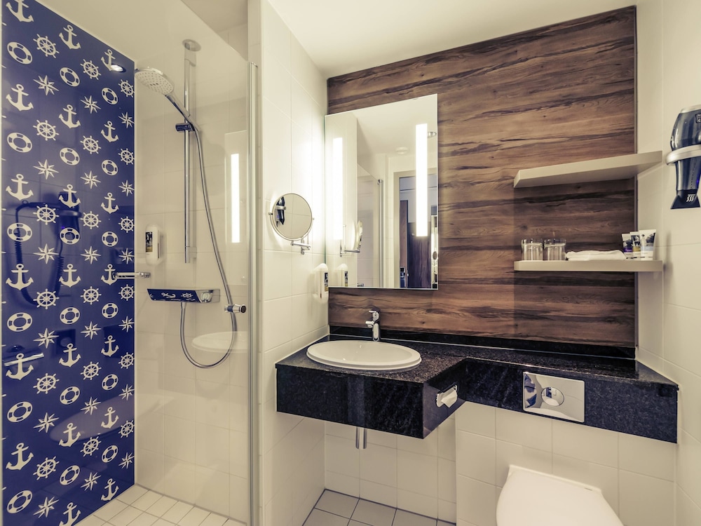 Privilege Room with King Size Bed, Courtyard Location