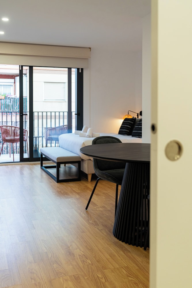 Comfort Studio (1 Bedroom)