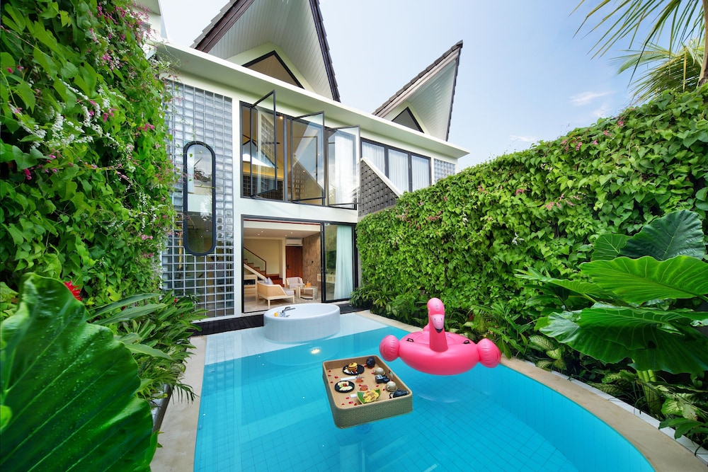Smart Loft One Bedroom Villa with Private Pool & Jacuzzi - Photo 10