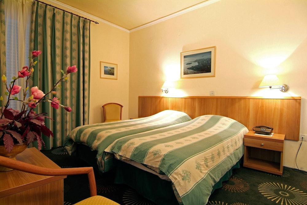 Double or Twin Room, Sea View photo 3