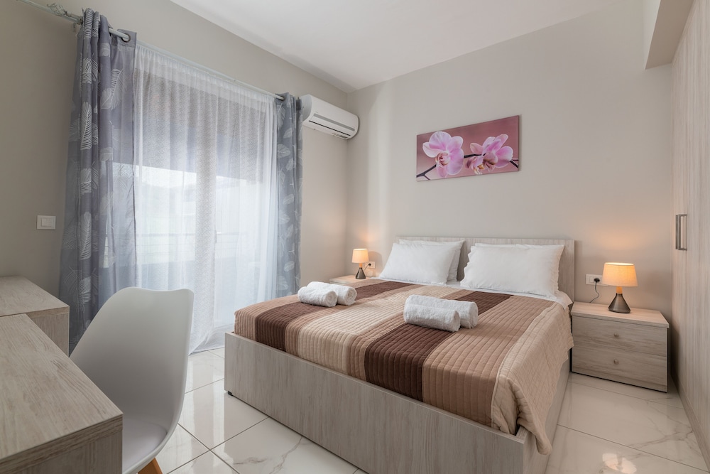 Luxury Apartment, 2 Bedrooms, Garden View (Artemis)