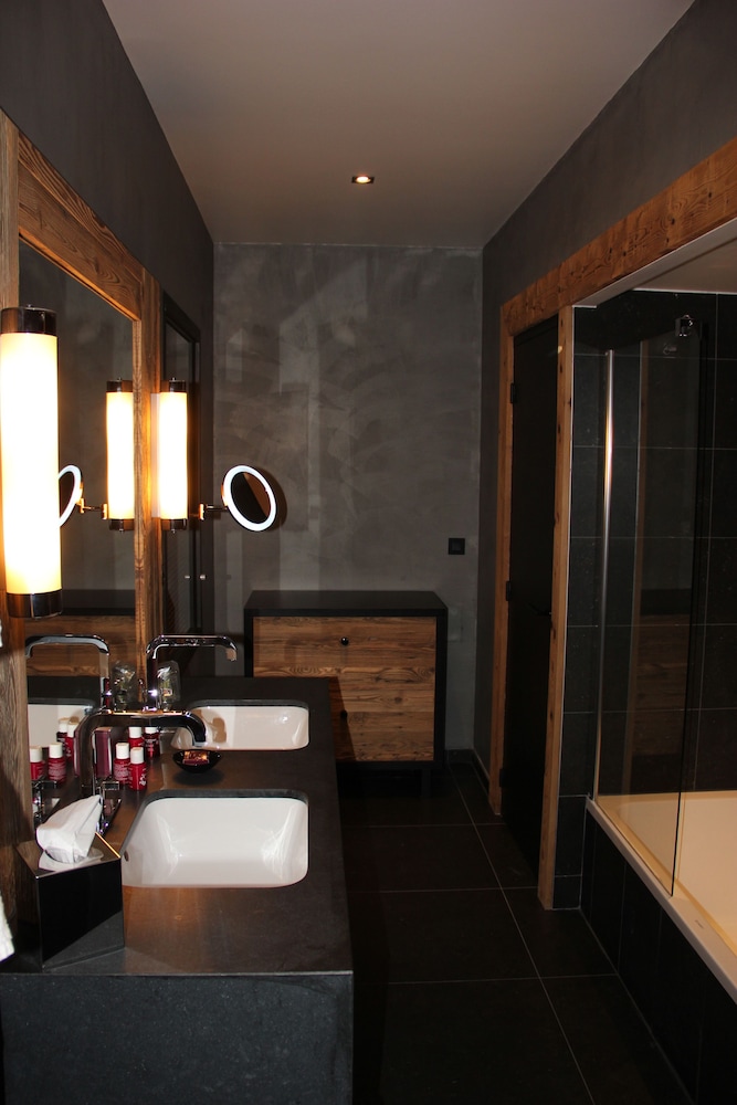 Deluxe Suite - Photo 15