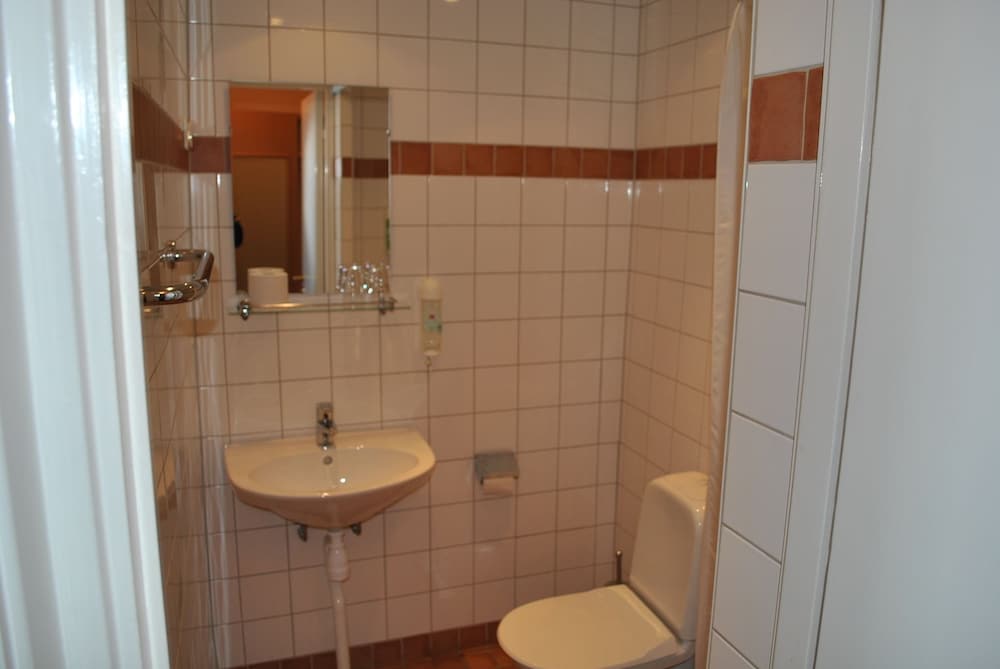 Basic Single Room photo 2