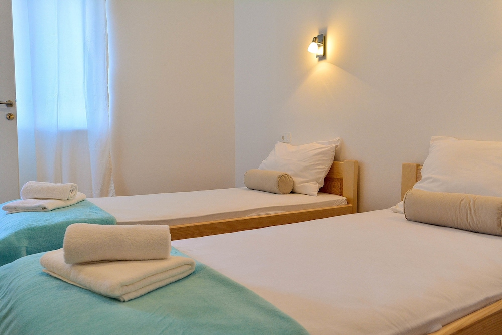 Standard Room, Partial Sea View photo 2