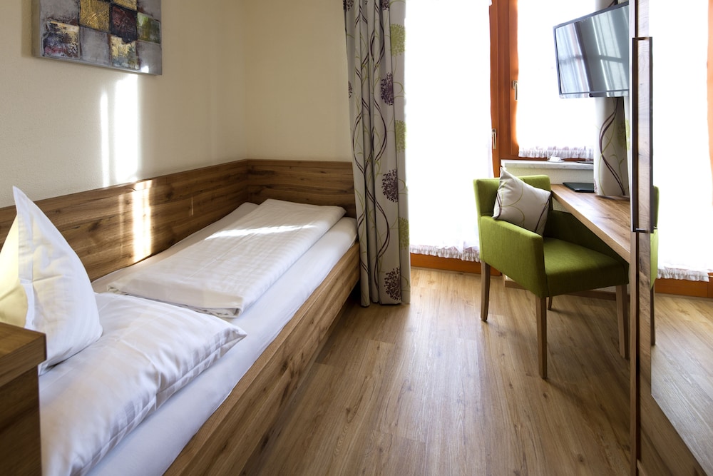 Single Room, Balcony