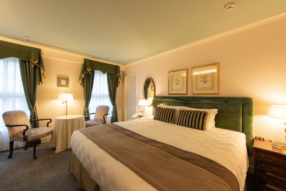 Standard Room, 1 King Bed, Non Smoking (World Finest Breakfast) photo 1