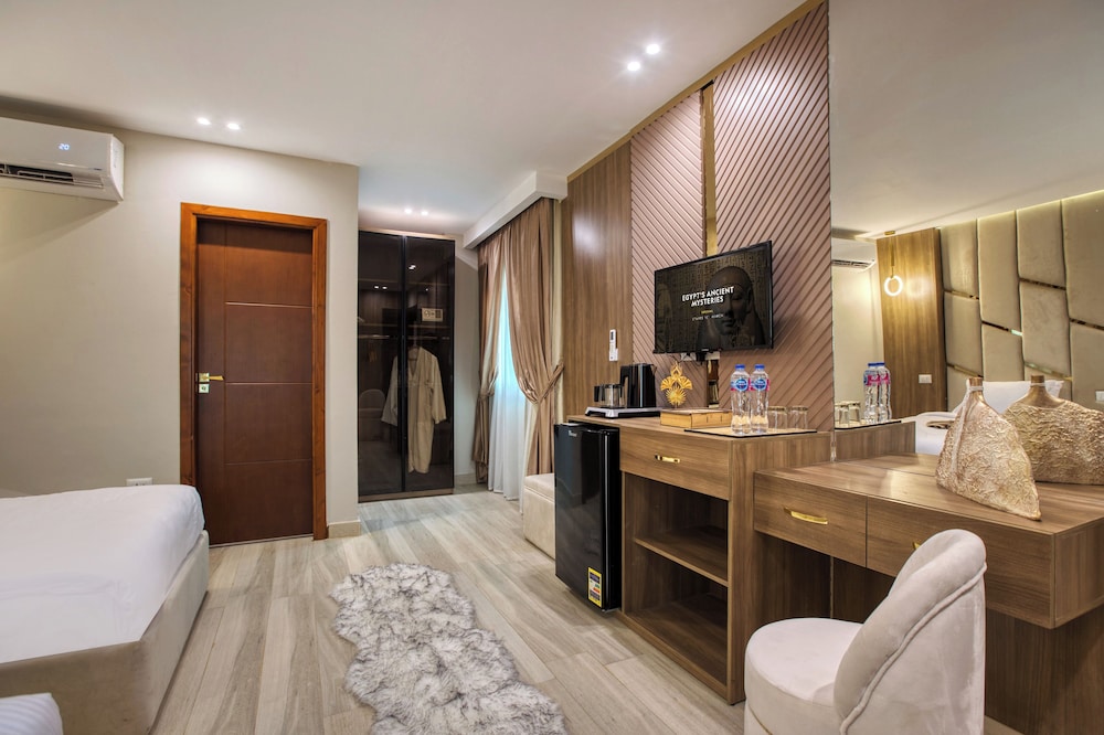 Deluxe Double or Twin Room, Pyramids View photo 2