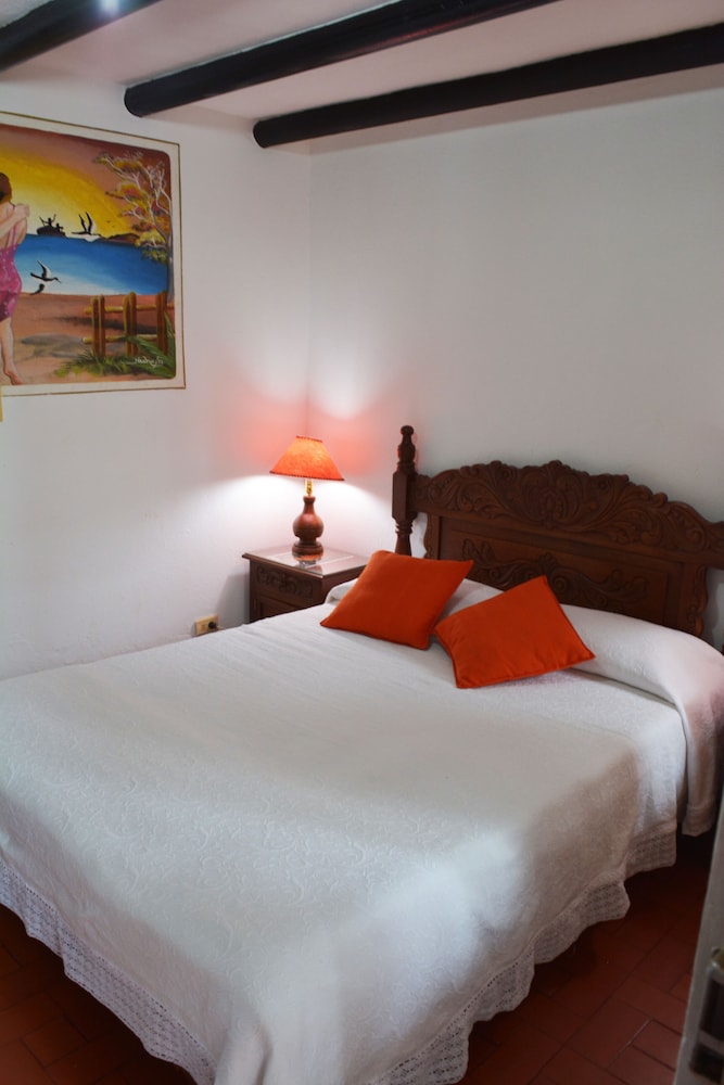 Romantic Room, 1 Queen Bed, Courtyard View
