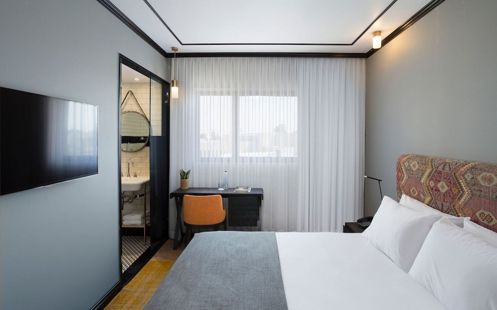 Suite, 1 King Bed, Non Smoking