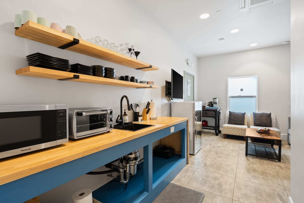 Romantic Studio, Non Smoking, Kitchen (MoonLight Cottage) photo 1