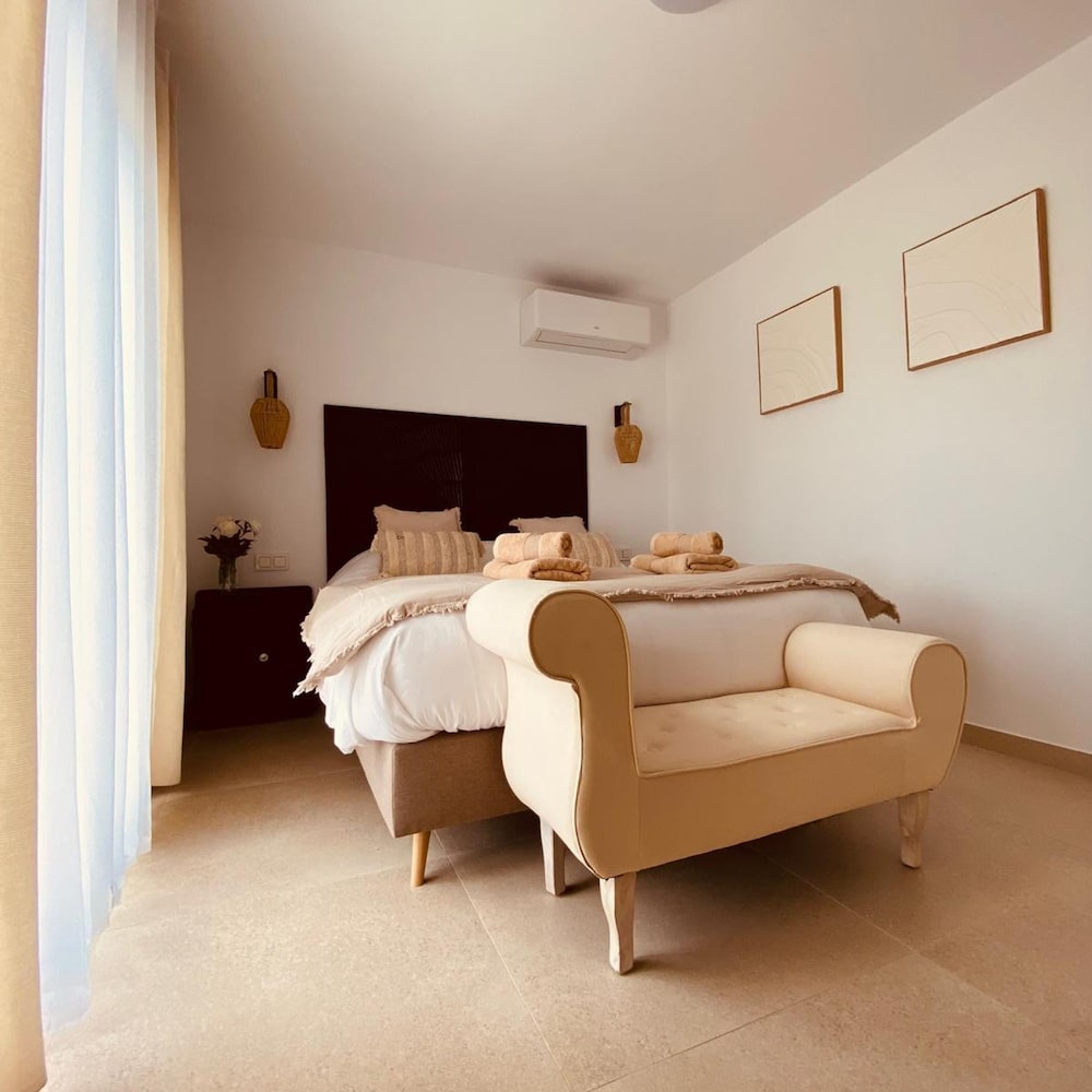 Villa photo 2