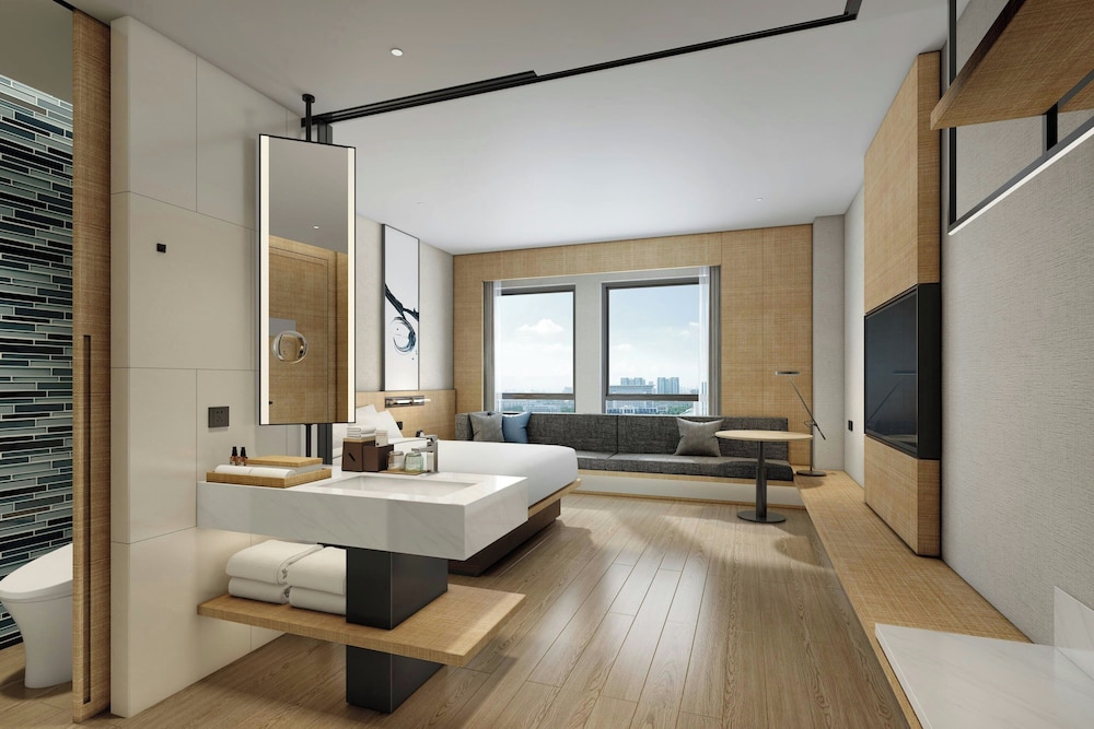 Standard Room, 1 King Bed, City View photo 1