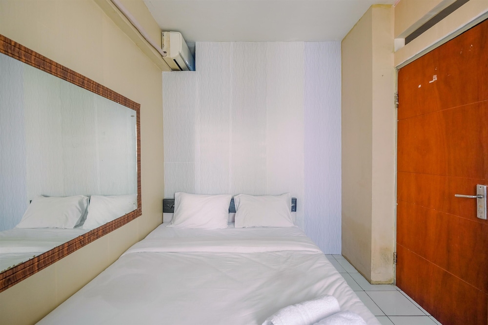 Room - Photo 1