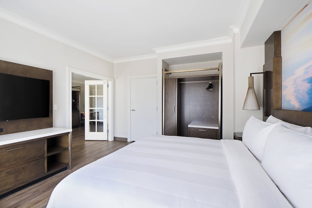 Suite, 1 Bedroom - Photo 3