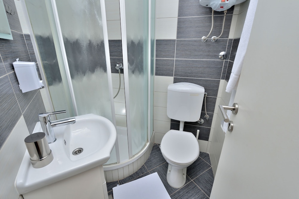Deluxe Room (AC) photo 3