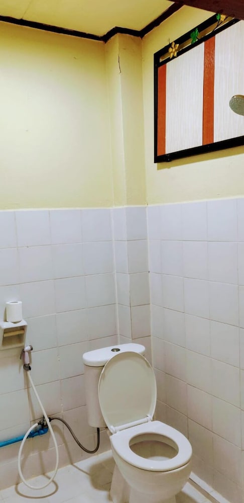 Superior Room, Multiple Beds, Private Bathroom, Courtyard View photo 2