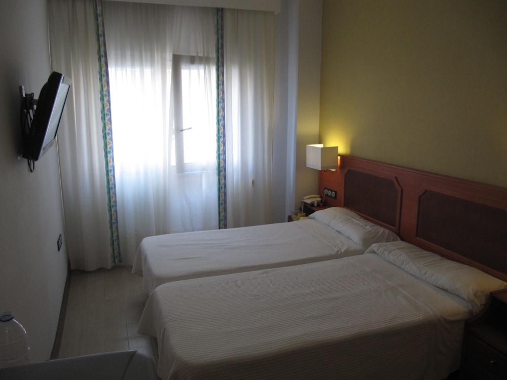 Double Room - Photo 6