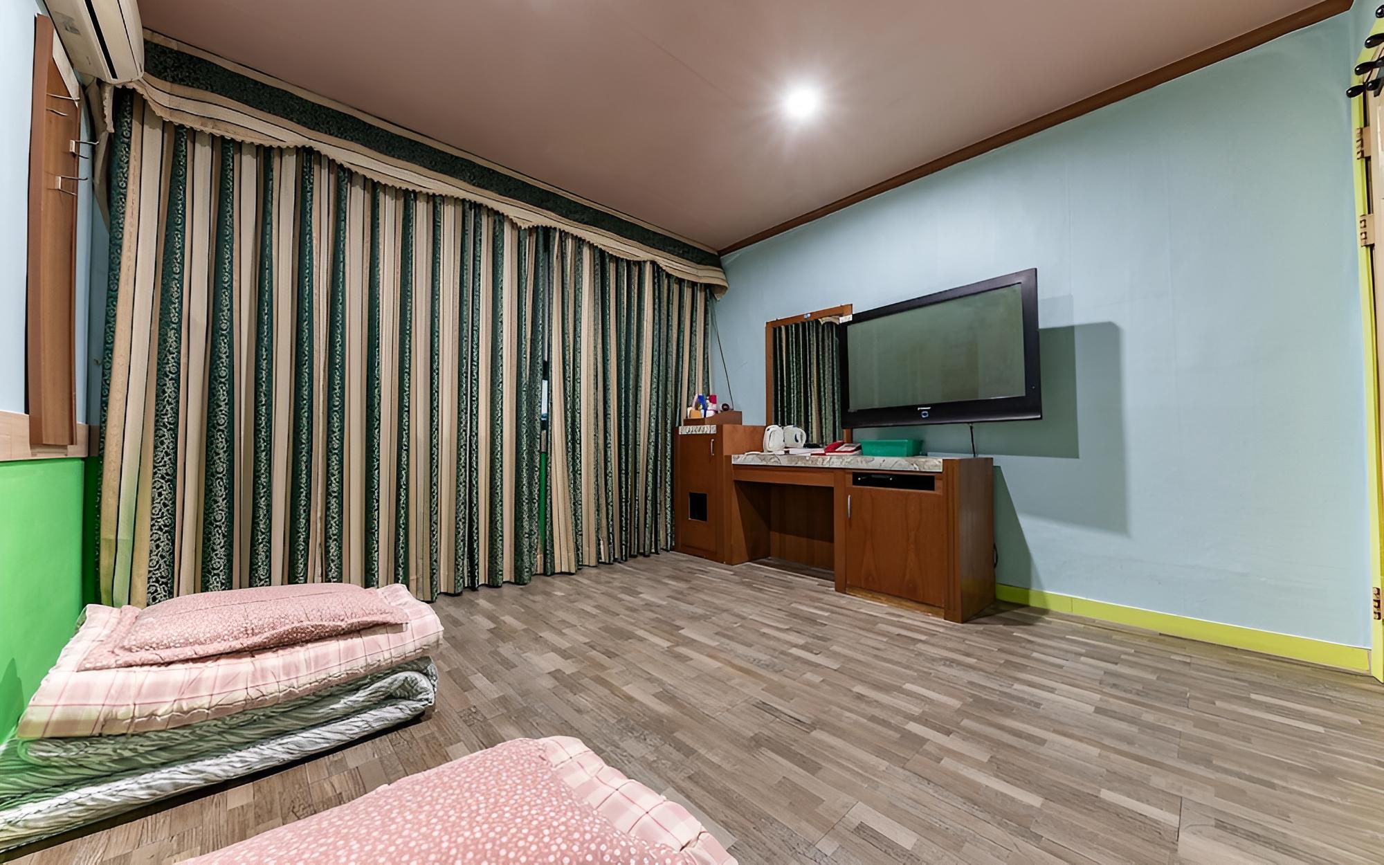 Room (Ondol (Additional charge of KRW 5000 ) - Photo 9