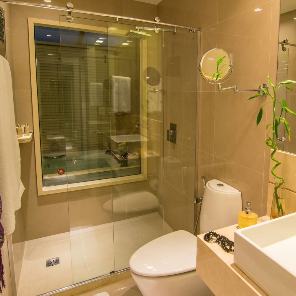 Deluxe Double Room, 1 Queen Bed photo 2