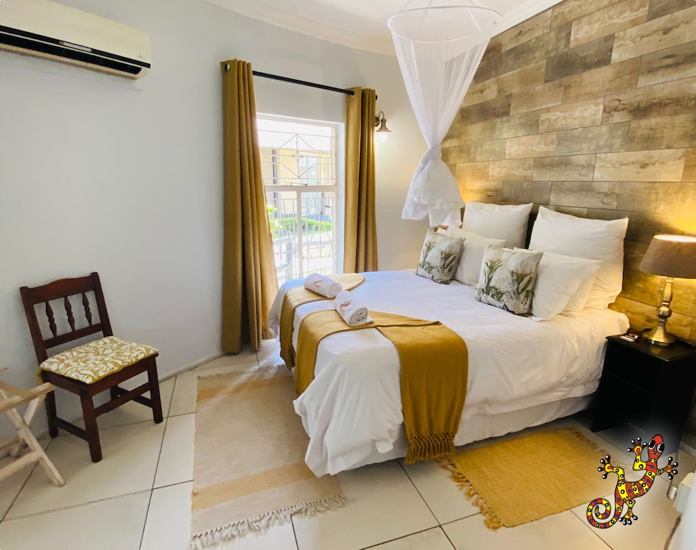 Standard Room, 1 Queen Bed, Ensuite