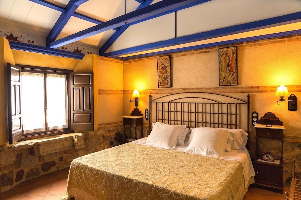 Suite - Photo 2
