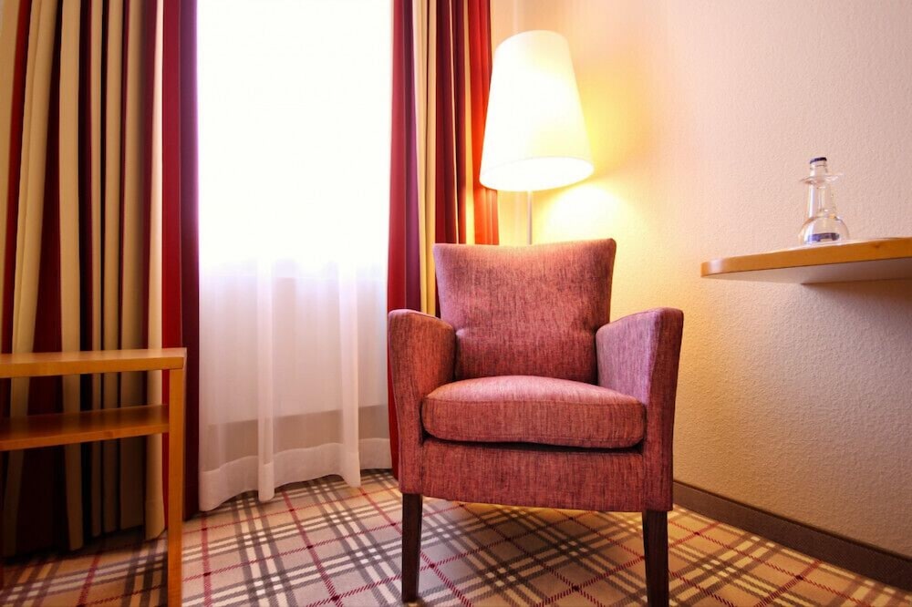 Single Room thumbnail 5