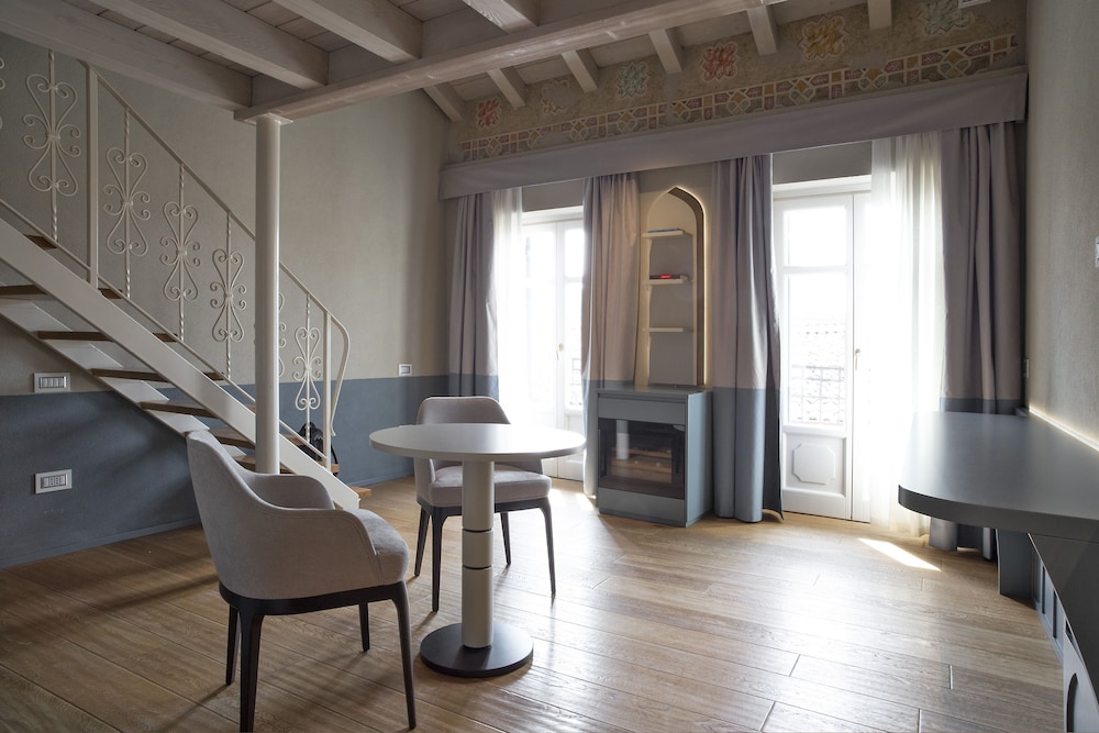 Elegant room - Photo 2