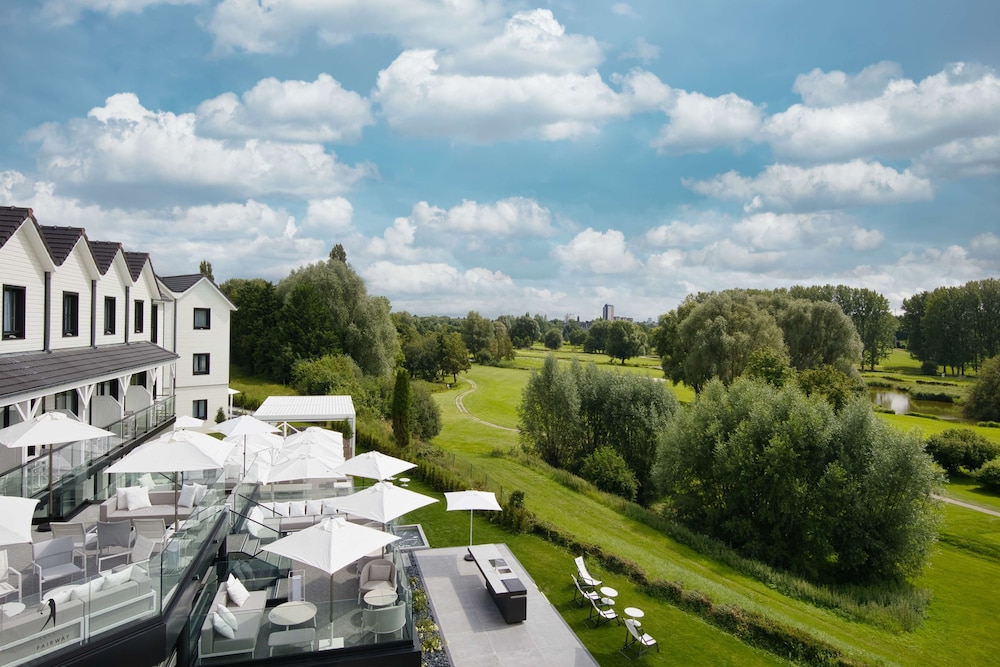 Deluxe Room, 1 King Bed, Non Smoking, Golf View (Twin bed on request) - Photo 6